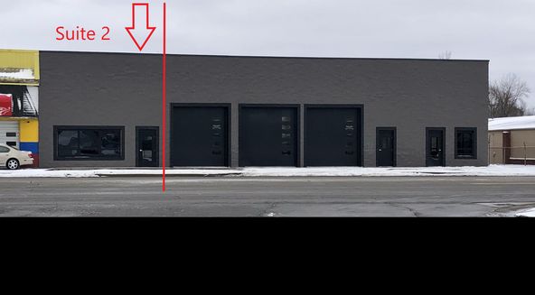 Flex/Retail Space: 2121 State St, Columbus, IN 47201